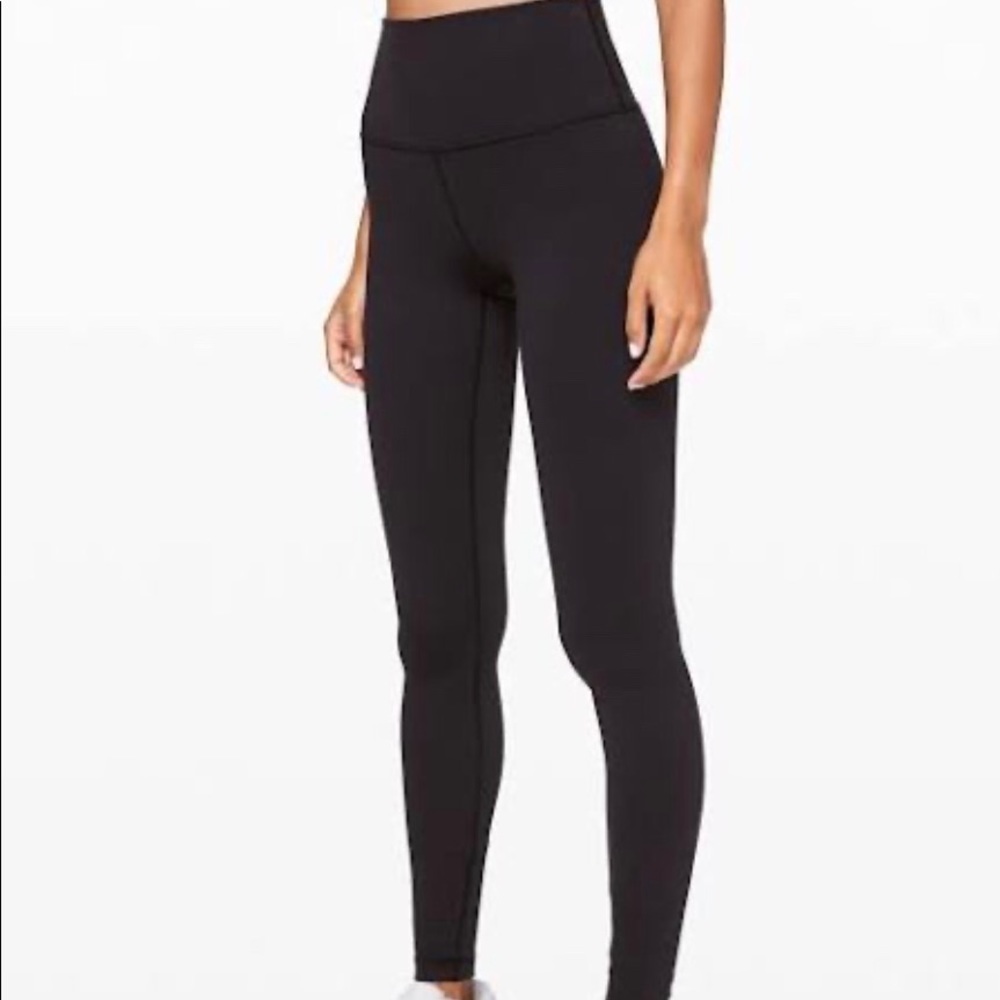 Black Lululemon wunder under leggings